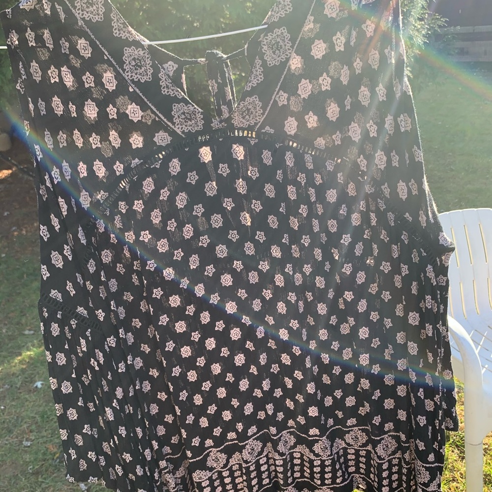 Flowy Blouse - Picture 4 of 5
